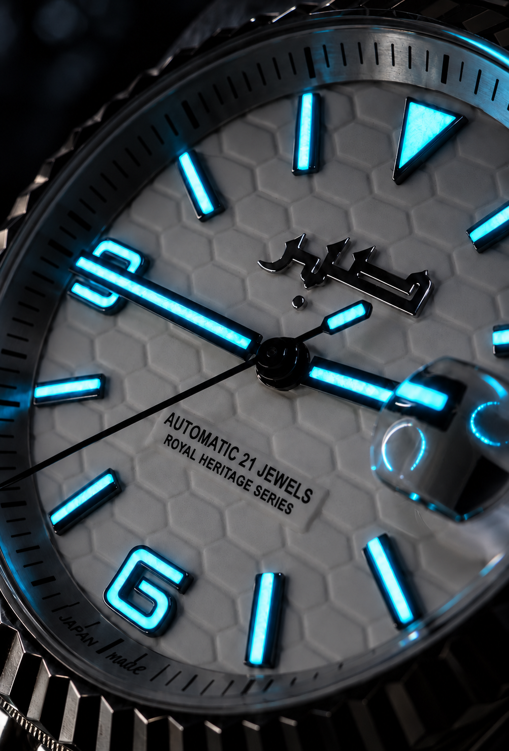 VISIBLE AFTER DARK